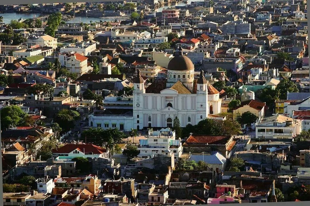 Do không có đủ tiền trả nên chính quyền Haiti buộc phải vay tiền của Pháp. Trong nhiều thập kỷ sau đó, người dân Haiti gồng mình trả nợ cho Pháp và kết thúc việc trả nợ vào năm 1947.