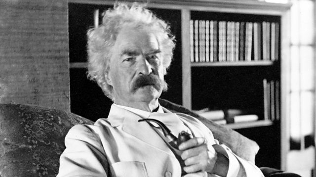 Mark Twain sinh nngày 30/11/1835 - đúng ngày sao chổi Halley xuất hiện. Vào năm 1909 (tức 1 năm trước khi sao chổi Halley xuất hiện một lần nữa), nhà văn người Mỹ "tiên tri" số phận bản thân rằng: "Tôi sinh ra cùng với sao chổi Halley. Sang năm, khi nó lại một lần nữa xuất hiện, tôi hi vọng có thể ra đi cùng với nó".