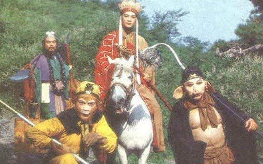 Với 3 bảo vật quý giá trên, Đường Tăng trao trọng trách gánh hành lý của mình cho Sa Tăng. Trên suốt đường sang Tây Thiên thỉnh kinh, Sa Tăng luôn gồng gánh trên vai hành lý của sư phụ.