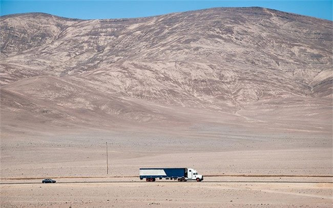 Bạn khó có thể đi xe suốt chặng đường hơn 40.000 km này bởi cao tốc không liền mạch mà bị gián đoạn 2 lần bởi kênh đào Panama và Darien Gap. Nằm ở biên giới Panama và Colombia, Darien Gap là vùng đầm lầy kéo dài hơn 96 km. Nơi đây được xem là vùng đất không ai dám đặt chân đến. (Ảnh: Travel + Leisure).