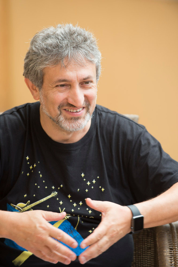 Nhà vật lý thiên văn người Armenia, tiến sĩ Garik Israelian, 57 tuổi, bày tỏ hy vọng các chuyên gia sẽ sớm tìm thấy người ngoài hành tinh trong vài thập kỷ tới.