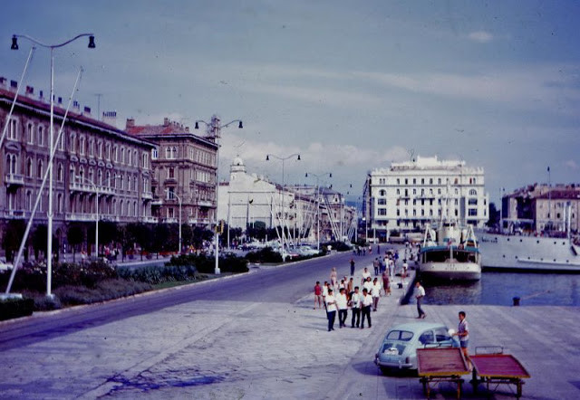 Người dân tụ tập vui chơi tại Rijeka, Croatia năm 1963.