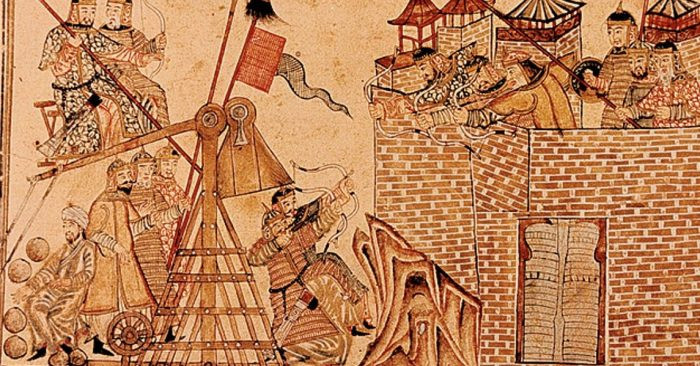 Theo thiết kế, máy bắn đá có thể phóng những tảng đá có trọng lượng gần 160 kg.