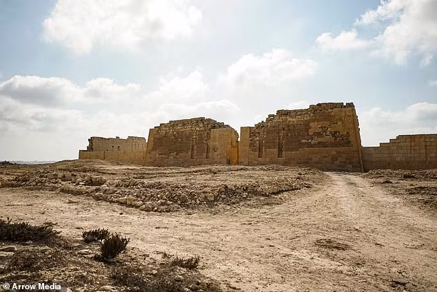 Dù ngôi mộ chứa xác ướp bị ngấm nước vào bên trong hơn 2.000 năm, nhưng thi hài cặp đôi vẫn còn khá nguyên vẹn.