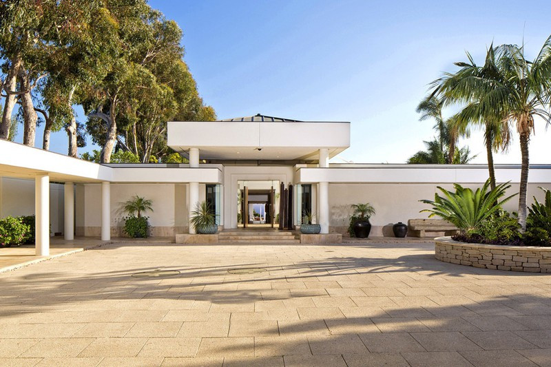 Căn biệt thự mang kiểu dáng đương đại vào năm 1988.