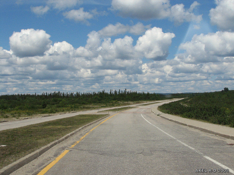 Vào năm 1987, tuyến đường cao tốc được xây dựng xuyên qua thị trấn Gagnon nối Baie-Comeau với Labrador.