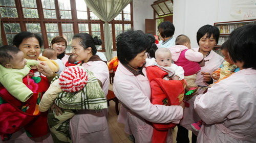 Tháng 12/2011, cảnh sát Trung Quốc bắt giữ 608 nghi phạm sau 6 tháng điều tra hai băng nhóm buôn bán trẻ em cực kỳ nguy hiểm tại 10 tỉnh của nước này.