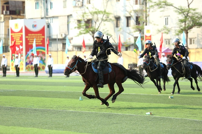 Xuất phát từ những nhu cầu trong thực tiễn hoạt động phòng chống tội phạm, cũng giữ gìn bảo vệ an ninh trật tự, Bộ Công an, Bộ Tư lệnh CSCĐ đã nghiên cứu và thành lập Đoàn CSCĐ Kỵ binh nhằm từng bước tăng cường năng lực, sức chiến đấu cho lực lượng CSCĐ.