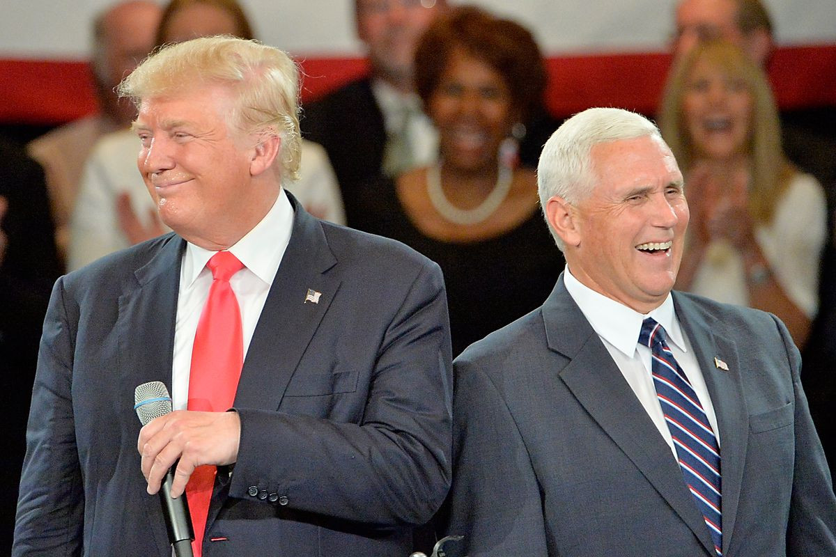 Từ năm 2016 đến nay, Phó Tổng thống Mỹ Pence là cánh tay đắc lực cho Tổng thống Trump khi luôn thể hiện sự “ủng hộ tuyệt đối” với ông chủ Nhà Trắng.