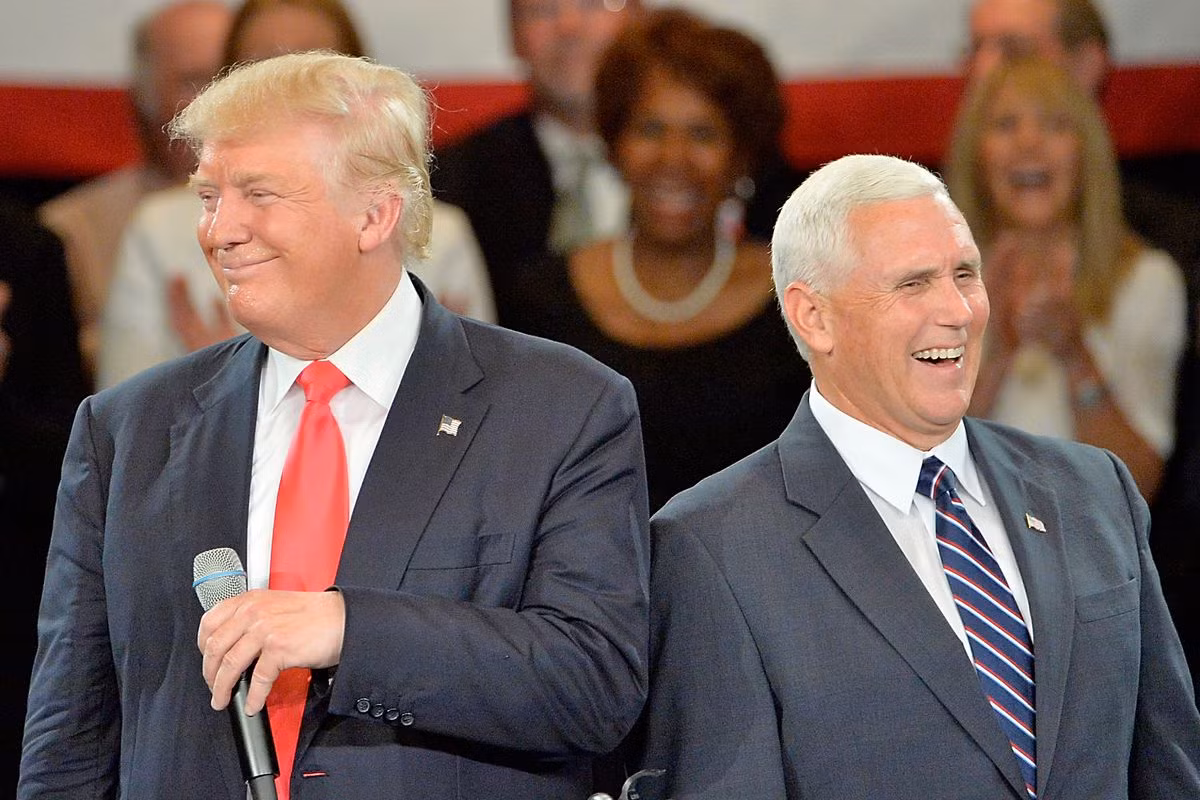 Từ năm 2016 đến nay, Phó Tổng thống Mỹ Pence là cánh tay đắc lực cho Tổng thống Trump khi luôn thể hiện sự “ủng hộ tuyệt đối” với ông chủ Nhà Trắng.
