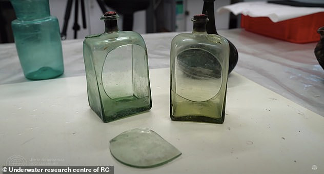 Số rượu này được chuyển tới thành phố St Petersburg - nơi Sa hoàng Nga sinh sống.