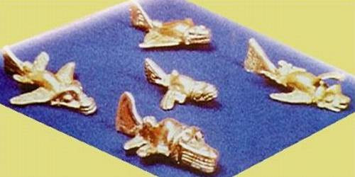 Sau cùng, các chuyên gia cho mô hình bay thử nghiệm. Nó hoàn toàn có thể bay lượn trên không. Một số ý kiến cho rằng cổ vật của con người thời tiền Columbus khắc họa hình dáng giống động vật có cánh như loài ong.