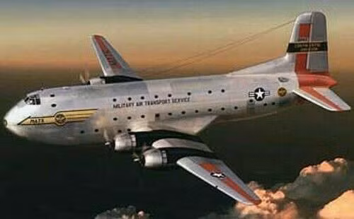 Trước khi mất tích, phi hành đoàn gửi thông tin về trung tâm chỉ huy nói về việc máy bay bất ngờ bốc cháy. Vì vậy, tổ bay cho máy bay đậu xuống mặt nước rồi di chuyển ra các xuồng cứu sinh. Sau đó, lực lượng chức năng tổ chức tìm kiếm nhưng không tìm thấy máy bay hay bất cứ thành viên nào trên chiếc Douglas C-124.