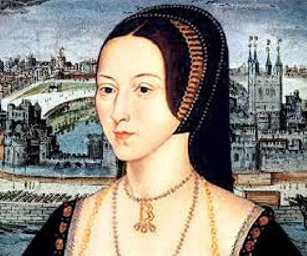 Trước khi trở thành hoàng hậu, Anne Boleyn là tình nhân của Vua Henry VIII. Khi ấy, nhà vua đã có hoàng hậu là Catherine xứ Aragon.