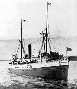 Con tàu SS Valencia có lớp vỏ sắt, nặng gần 1.600 tấn và chiều dài 77m. Nó được đóng vào năm 1882. Trong chuyến đi biển cuối cùng, tàu SS Valencia chở 168 thuyền viên và hành khách.