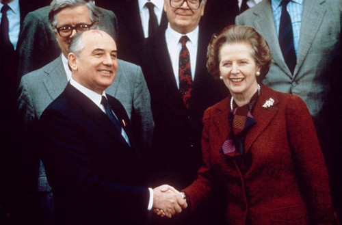 Sau khi từ chức Thủ tướng Anh vào năm 1990, bà Thatcher được phong tước hiệu Nam tước Thatcher của vùng Kesteven. Những năm sau đó, cựu Thủ tướng Thatcher viết sách và xuất bản cuốn hồi ký. Bà cũng có các bài nói chuyện trên khắp thế giới chia sẻ về cuộc sống cũng như kinh nghiệm lãnh đạo nước Anh.