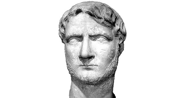 Trong khi những người lính La Mã bị bắt làm tù binh và phải làm công việc đào kênh dẫn nước thì hoàng đế Valerian có cuộc sống tồi tệ hơn khi bị kẻ thù bắt giữ và đày đọa.