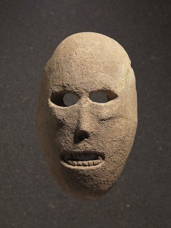 Do các chuyên gia chưa tìm ra câu trả lời chính xác được tất cả mọi người công nhận nên bí ẩn về những chiếc mặt nạ đá cổ nhất thế giới vẫn chưa được giải mã.