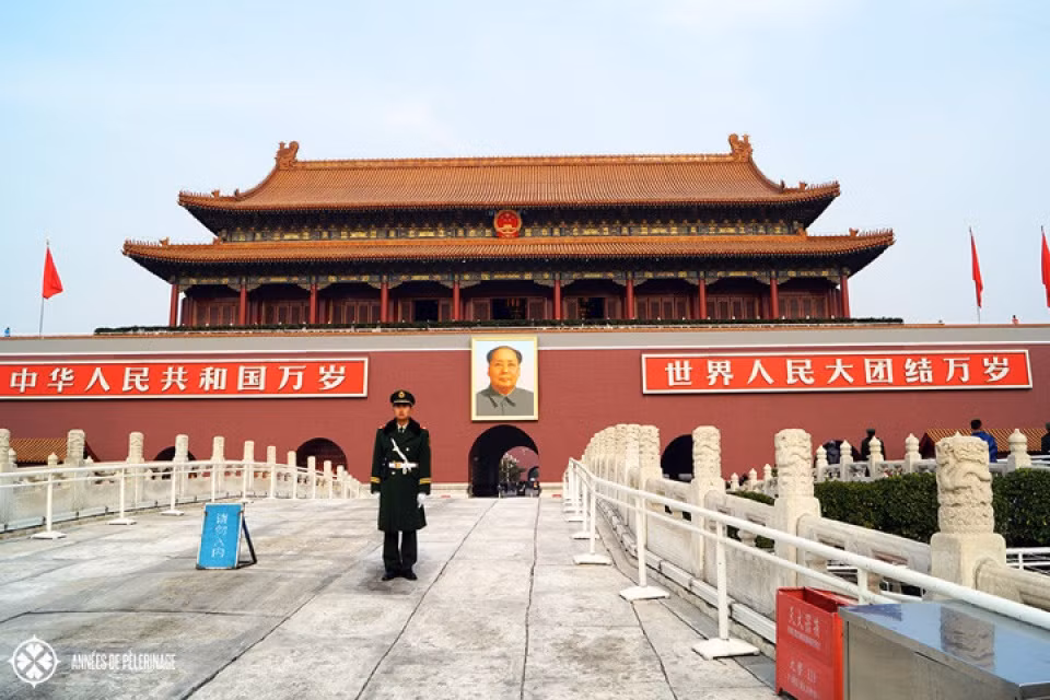 Ngày nay, một số du khách khi đi ngang qua giếng Trân phi cảm thấy có một luồng khí lạnh tỏa ra khiến họ rùng mình, sợ hãi. Thậm chí, có nhân chứng kể rằng từng có một vài người làm nhiệm vụ trực tối ở Tử Cấm Thành nghe thấy tiếng phụ nữ khóc ai oán ở giếng Trân phi.