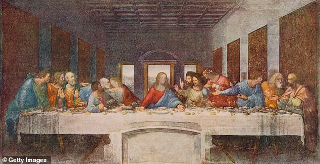 Thêm nữa, bức tranh vẽ Chúa Jesus sử dụng phấn đỏ - loại phấn mà họa sĩ da Vinci thường sử dụng, trong đó có bức tranh "Bữa tối cuối cùng" (trong ảnh).