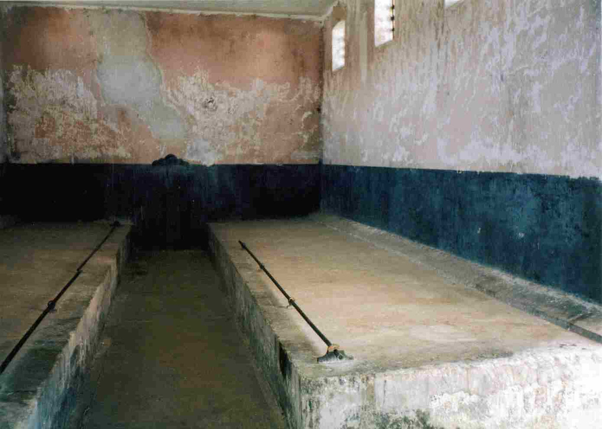 Do đó, nhiều phạm nhân bỏ mạng chỉ một thời gian ngắn sau khi đặt chân lên "đảo Quỷ". Thi thể của họ thường không được mai táng tử tế.