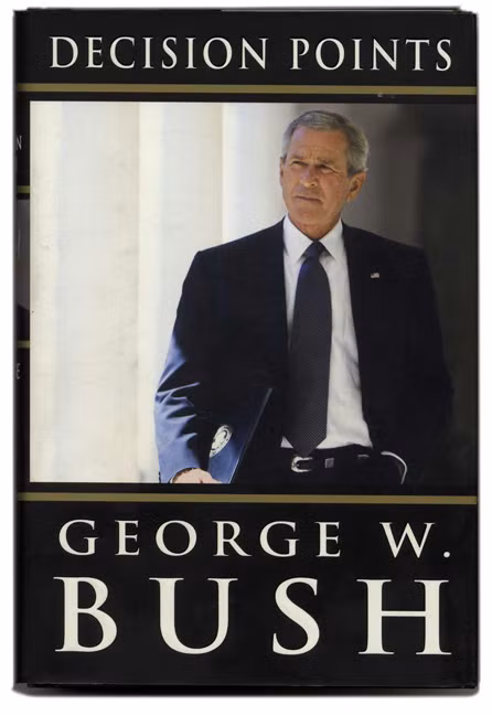 Năm 2010, cựu Tổng thống George W. Bush trở thành tâm điểm của giới truyền thông và dư luận khi xuất bản cuốn tự truyện có tựa đề "Decision Points" (tạm dịch: Những điểm quyết định).