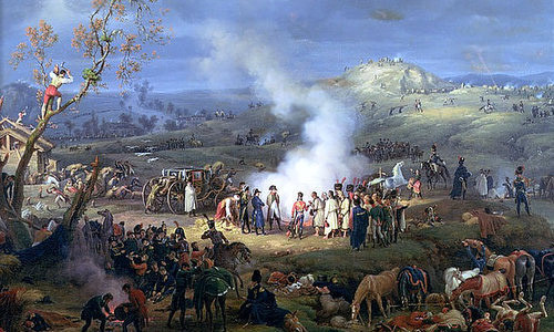 Khi ấy, đội quân của Napoleon có khoảng 68.000 người giao chiến khốc liệt với gần 90.000 binh sĩ của liên minh 4 nước trên.