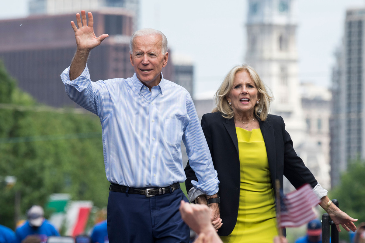 Sau khi trở thành một gia đình, vợ chồng ông Biden sống hạnh phúc và cùng nhau nuôi dạy 2 con trai. Đến năm 1981, bà sinh cho chồng người con gái tên Ashley.