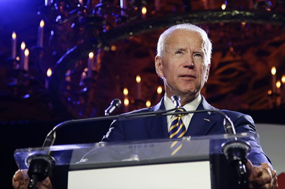 Ông Joe Biden và bà Jill Biden có cuộc sống nhiều "sóng gió" trước khi đến với nhau. Cụ thể, chủ nhân tương lai của Nhà Trắng kết hôn với Neilia Hunter vào năm 1966. Họ có với nhau 3 người con.