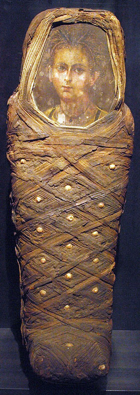 Cụ thể, các chuyên gia phát hiện xác ướp bé gái trên qua đời vào khoảng thế kỷ 1 sau Công nguyên. Vào thời điểm này, Ai Cập nằm dưới sự cai trị và kiểm soát của đế chế La Mã.