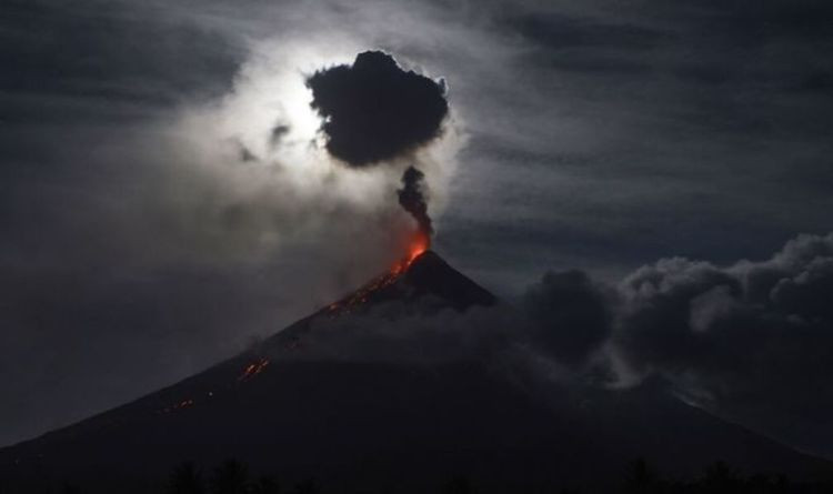 Các chuyên gia cho hay điều này chứng tỏ tầng bình lưu có sự phun trào của núi lửa.