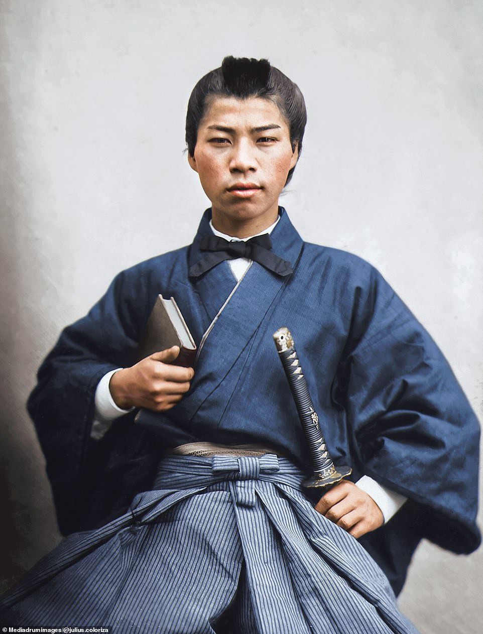 Thợ làm tóc người Nhật Bản Kotsou Watari 17 tuổi có phong thái đĩnh đạc.