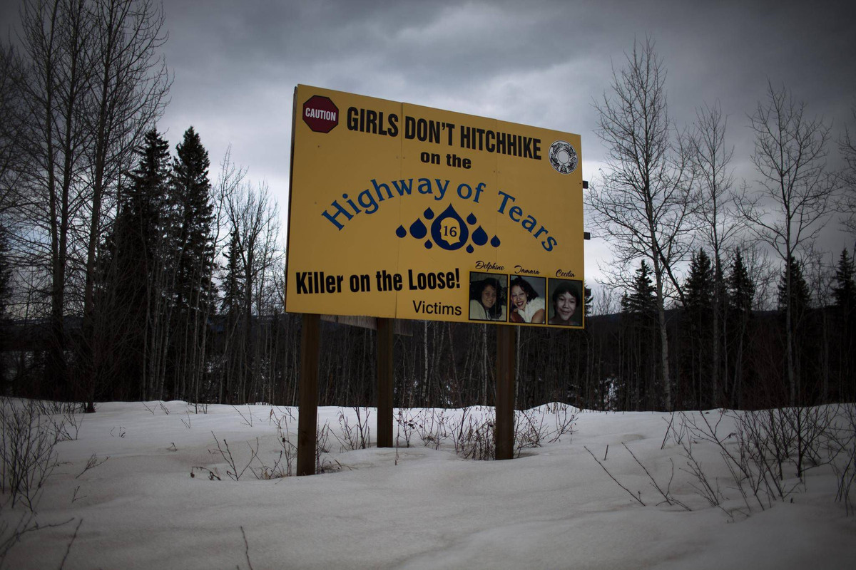 Sáu năm sau, Monica Igna, 15 tuổi, được tìm thấy tử vong trong một cái hố trên "con đường tử thần" Đại lộ 16.