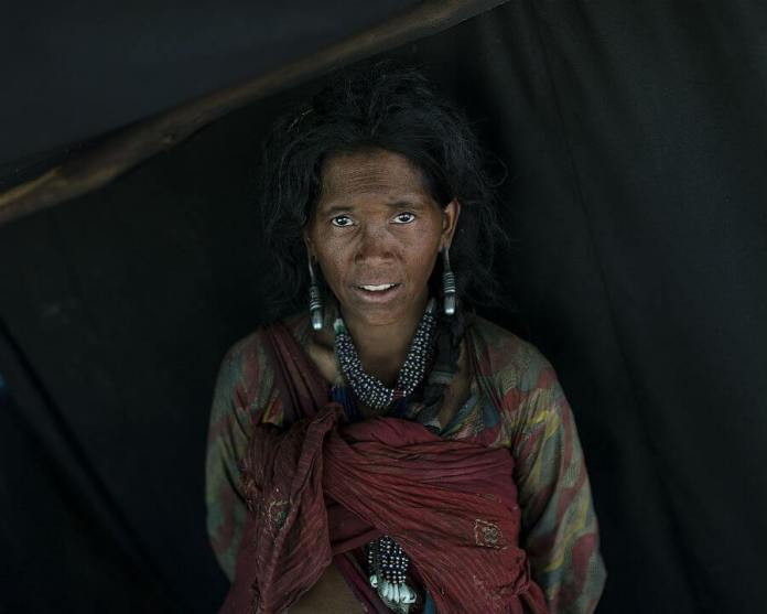 Người Raute tin rằng bộ tộc của họ mang trong mình dòng máu hoàng gia và thuộc đẳng cấp cao.