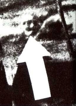 Ngoài bức ảnh này, một số thủy thủ trên tàu S.S. Watertown cho biết nhìn thấy gương mặt của 2 thủy thủ trên mặt nước và đi theo con tàu. Đến nay, bức ảnh có gương mặt người xuất hiện trên mặt biển là một bí ẩn lớn mà các chuyên gia chưa thể lý giải vì sao nó lại xuất hiện.