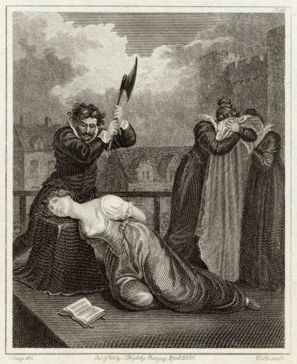 Một số nhân chứng tuyên bố "chạm mặt" hồn ma của hoàng hậu Anne Boleyn, hoàng hậu Catherine Howard và Lady Jane Grey. Những phụ nữ này qua đời một cách bi thảm. Vì vậy, dân chúng cho rằng linh hồn của họ lảng vảng tại nơi mà cuộc sống của họ chấm dứt.