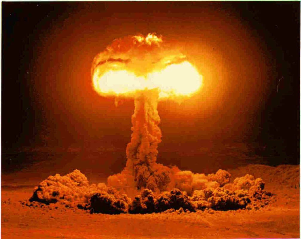 Từ đó đến nay, nhiều vụ thử vũ khí hạt nhân được Mỹ, Nga... tiến hành. Việc một số nước sở hữu loại vũ khí nguy hiểm này khiến nhiều chuyên gia lo ngại nếu chỉ một phần nhỏ vũ khí nguyên tử được các nước sử dụng trong một cuộc chiến tranh thì có thể khiến nhân loại gặp thảm kịch diệt vong.