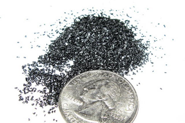 Thuốc súng được đánh giá là một trong những vũ khí quan trọng góp phần thay đổi cục diện chiến tranh. Nó được phát minh vào thế kỷ 9 ở Trung Quốc. Khi ấy, các nhà giả kim vô tình tạo ra thuốc súng trong khi tìm kiếm, bào chế thuốc trường sinh bất lão.