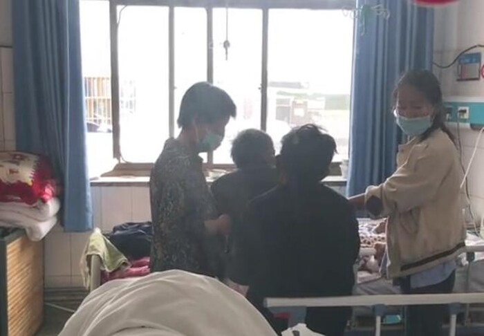 Nghich tu chon song me vi thay ba gia yeu-Hinh-2