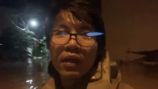 Clip: Nua dem nguoi dan Nha Trang khong ngu de canh lu xiet