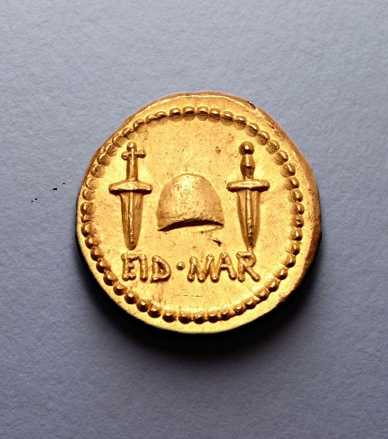 Chính vì vậy, đồng xu mới được bán đấu giá trở thành "bảo bối" đối với những người sưu tập tiền cổ.