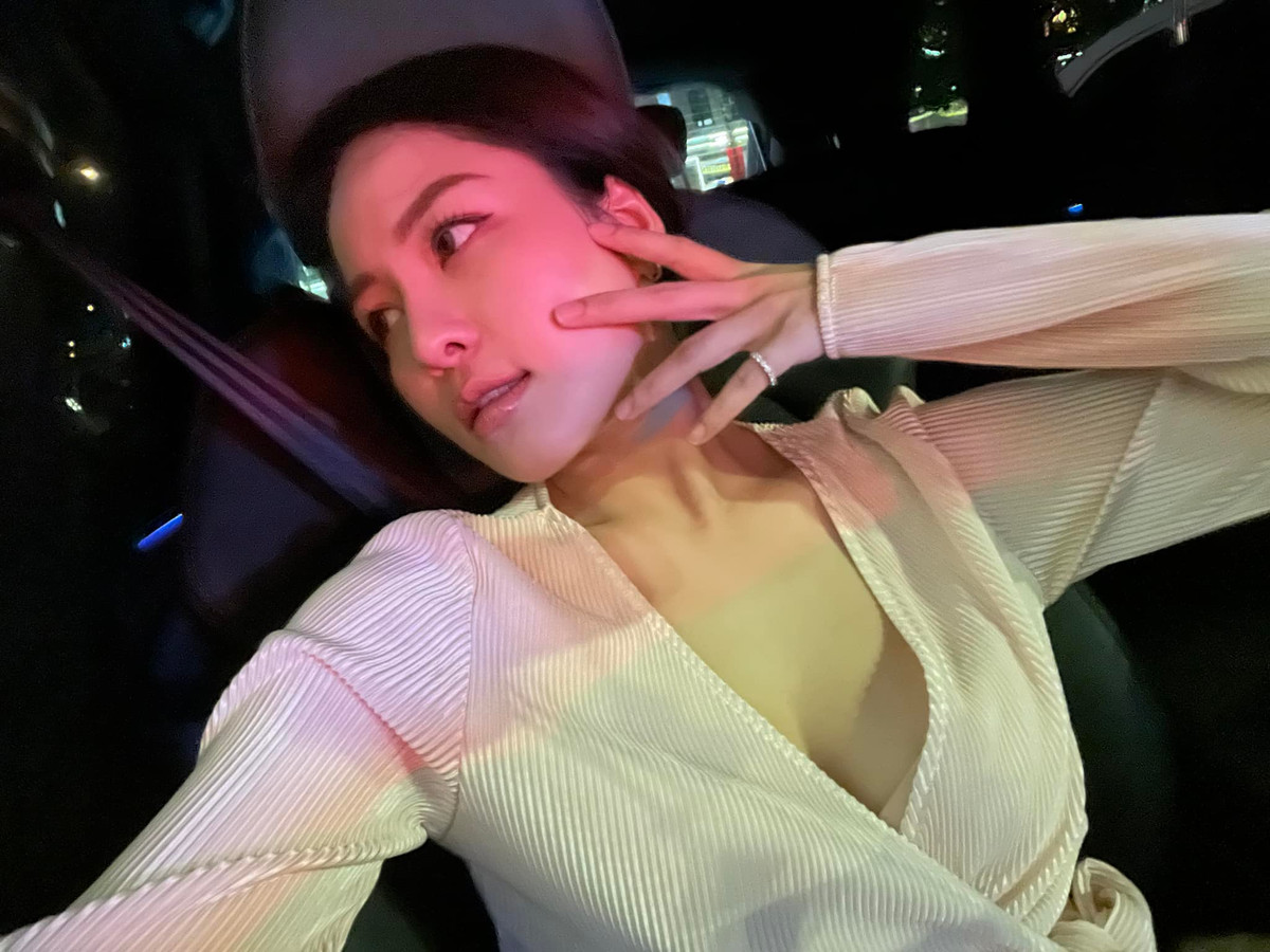 Theo dõi trang cá nhân của Trâm Anh gần đây có thể thấy cô nàng đang có cuộc sống khá dư giả.