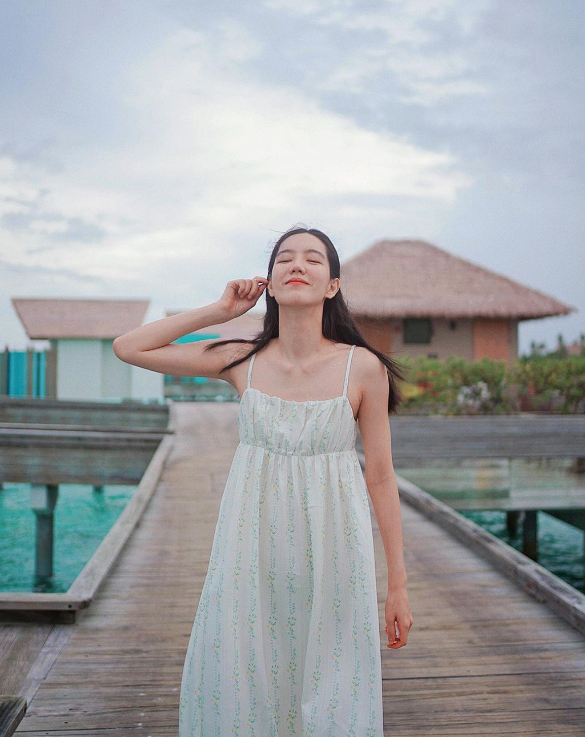 Nhan sắc của cô không thua kém bất cứ ngôi sao nào trong showbiz.