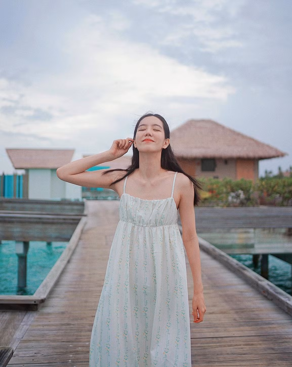 Nhan sắc của cô không thua kém bất cứ ngôi sao nào trong showbiz.