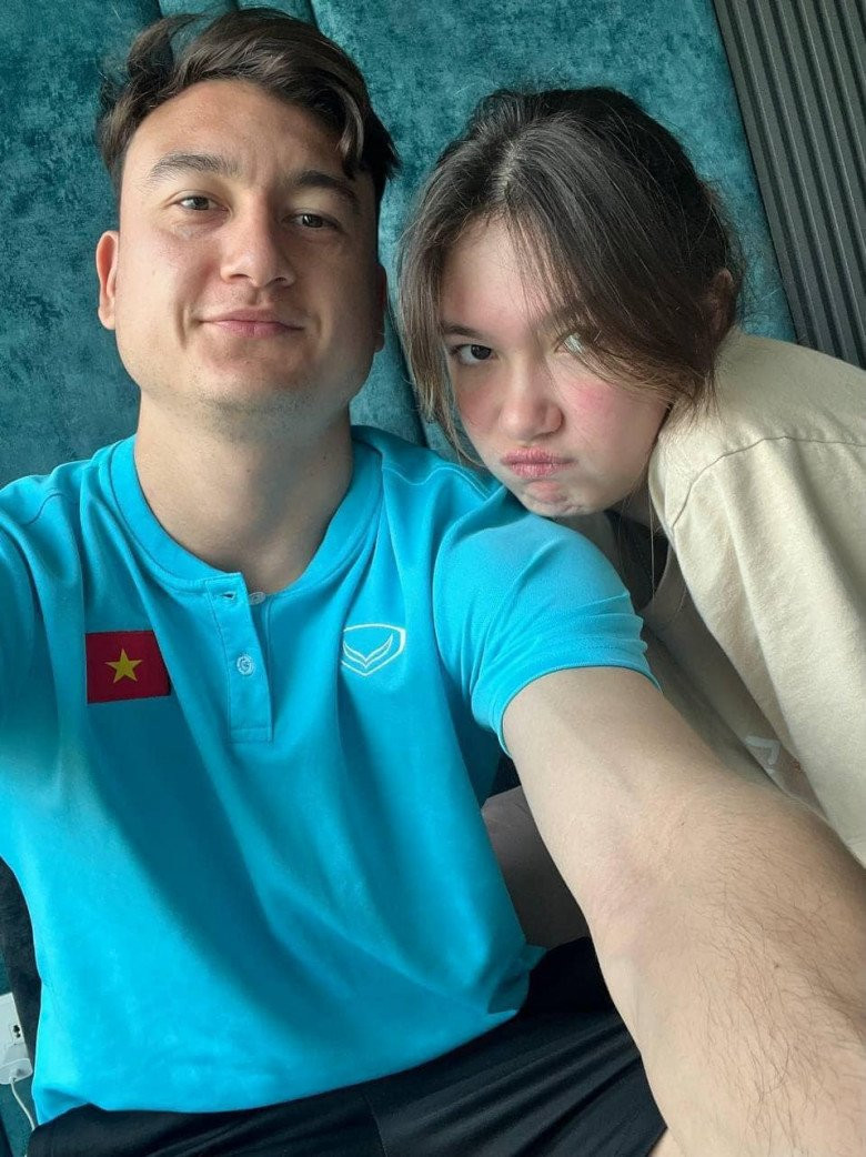 Em gai thu mon doi tuyen Viet Nam 16 tuoi dep nhu bup be