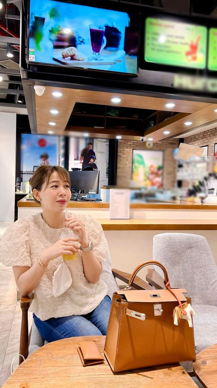 Với những ai đam mê thời trang thì đây có lẽ là một món đồ khá quen thuộc. Đó chính là chiếc túi đình đám Hermes Birkin.