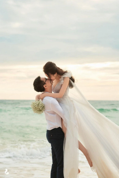 Được biết, MC Mai Phương và ông xã chính thức về chung một nhà vào đầu năm 2022.