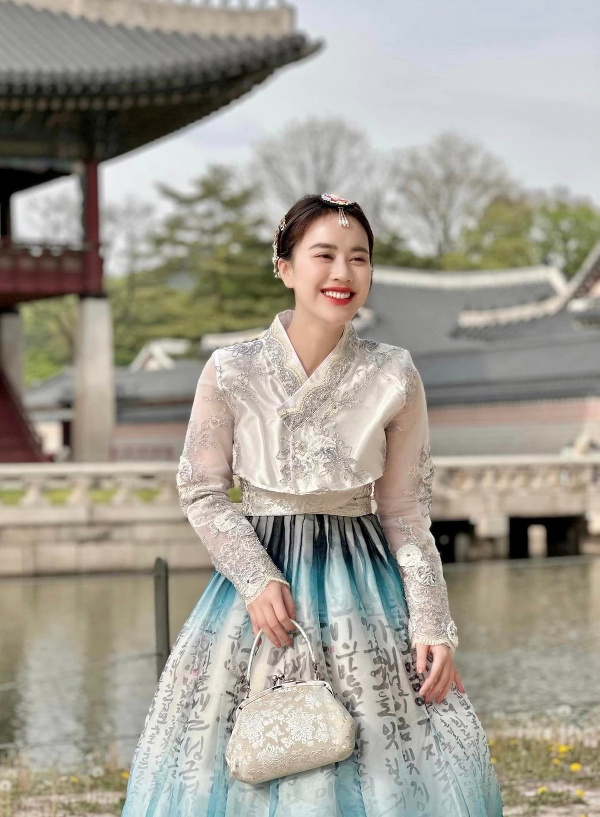 Mai Phương cũng từng là Á khôi 1 tại Hoa khôi Sinh viên Việt Nam.