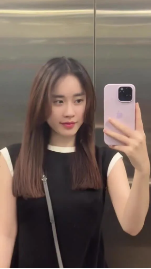 Trong một vài khoảnh khắc chia sẻ lên story trang cá nhân có thể thấy MC Ngô Mai Phương vẫn giữ phong độ nhan sắc, chưa có thay đổi nhiều trên cơ thể.