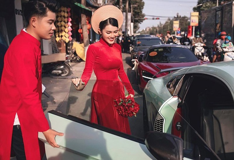 Sau 3 năm gây bão mạng với đám cưới bạc tỷ, nàng hot girl này hiện có cuộc sống hôn nhân vô cùng viên mãn.